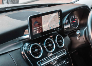 Mercedes C-Class (2015) – Custom Android Multimedia Unit